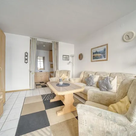 - Haus E, App 0e1205 *