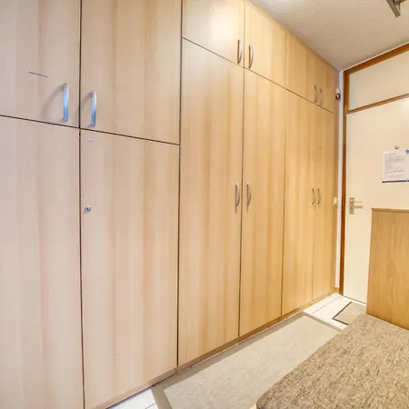 - Haus E, App 0e1205
