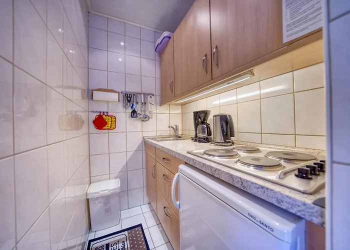 - Haus E, App 0e1205 *